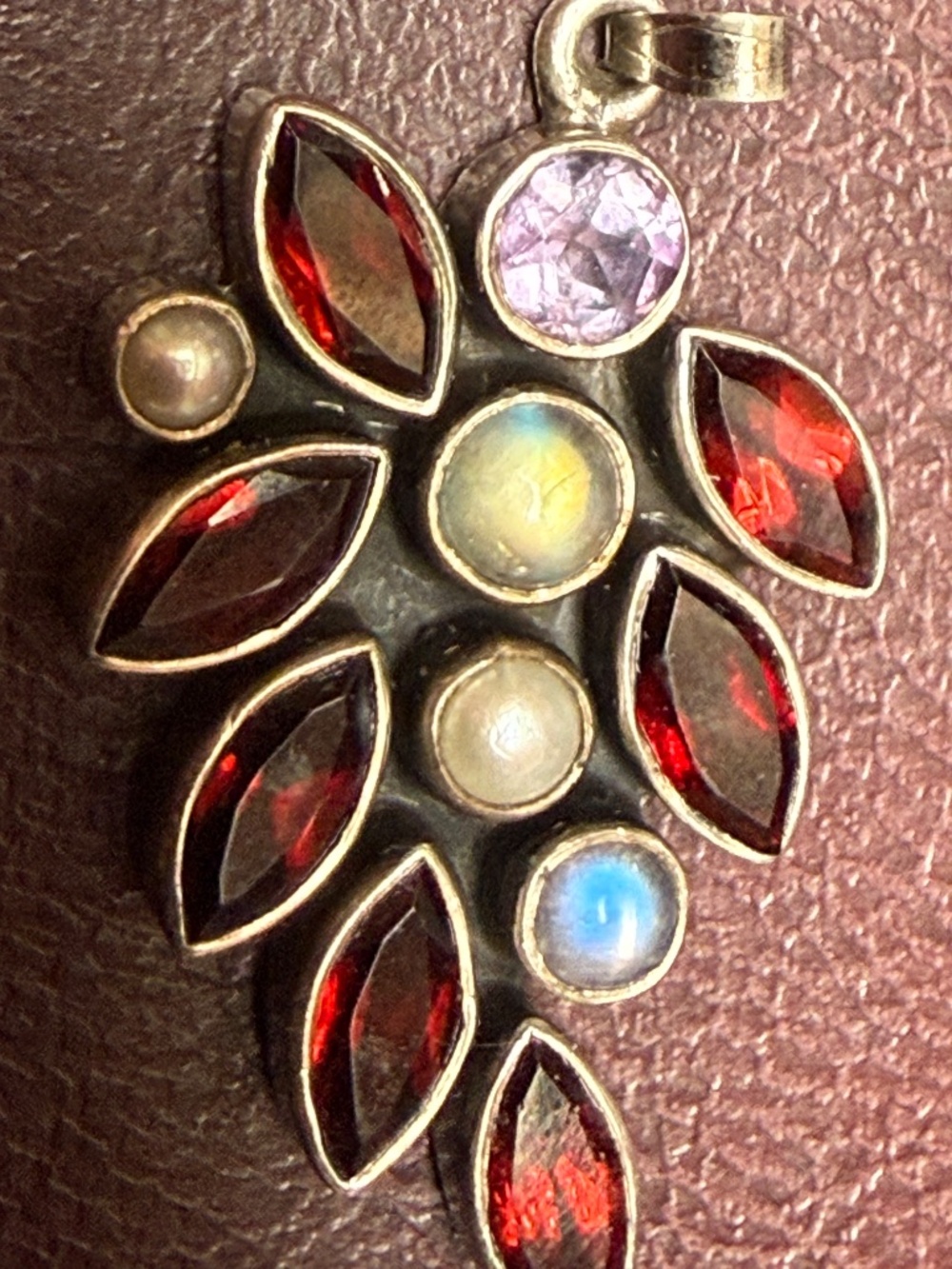 Lovely Nicky Butler Multi-gemstone Leaf Pendant - Picture 3 of 7